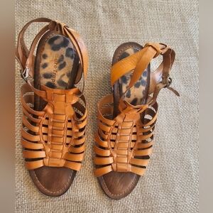 BareTraps Tan Gladiator Sandals Wedge Heel Strappy Boho Women’s Size 9